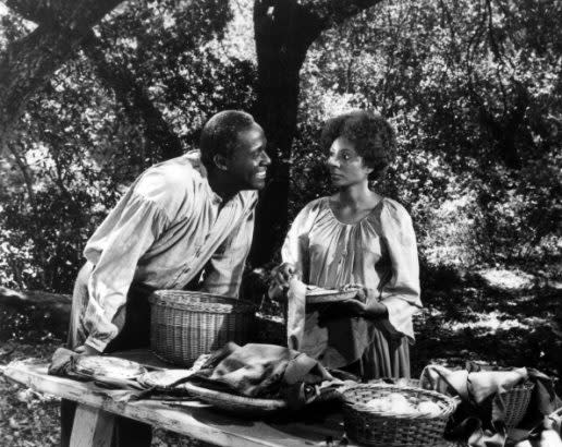 The actor Richard Roundtree depicting a slave in the 1977 television miniseries <em>Roots</em>. (Michael Ochs Archives/Getty Images)