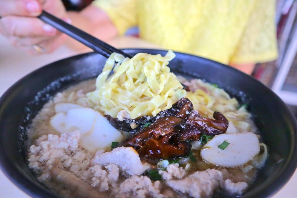 best rated bak chor mee - mee kia closeup