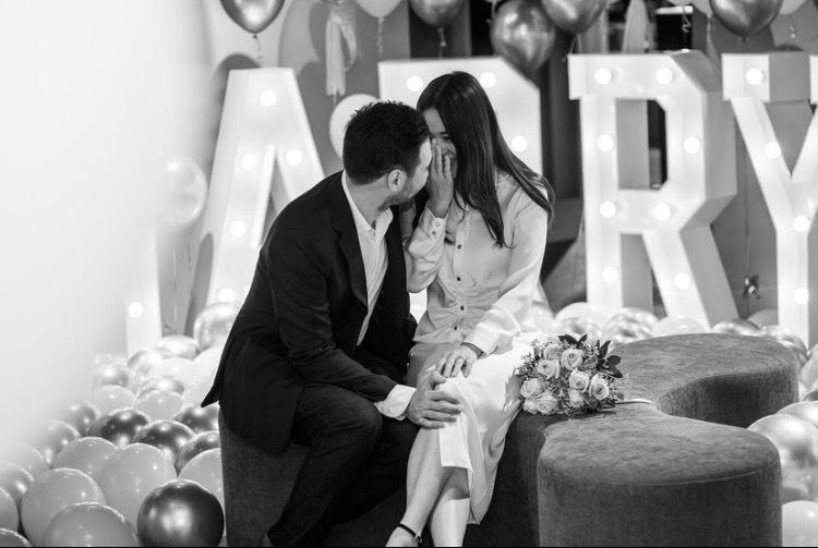 Singapore actress Rebecca Lim announced her engagement to an unknown man with photos of his proposal to her on Instagram on 15 Nov 2021. (Photo: Rebecca Lim/Instagram)