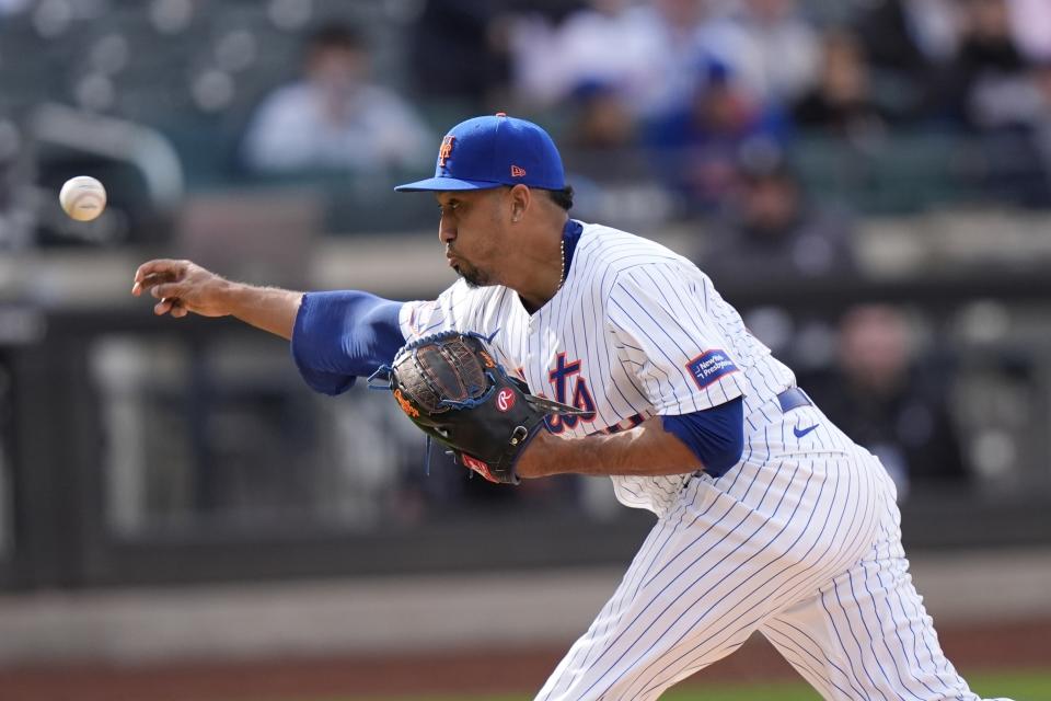 New York Mets' Edwin Diaz (39) pitches during the ninth inning of a baseball game against the Milwaukee Brewers Saturday, March 30, 2024, in New York. (AP Photo/Frank Franklin II)