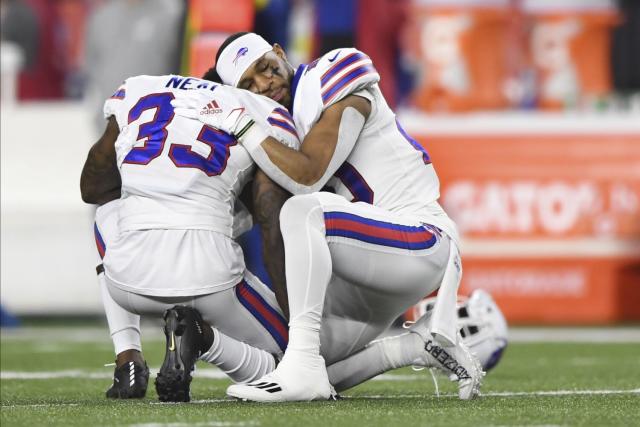 Buffalo Bills safety Damar Hamlin hospitalized in critical condition after  going into cardiac arrest on the field during Monday night's game – The  Virginian-Pilot