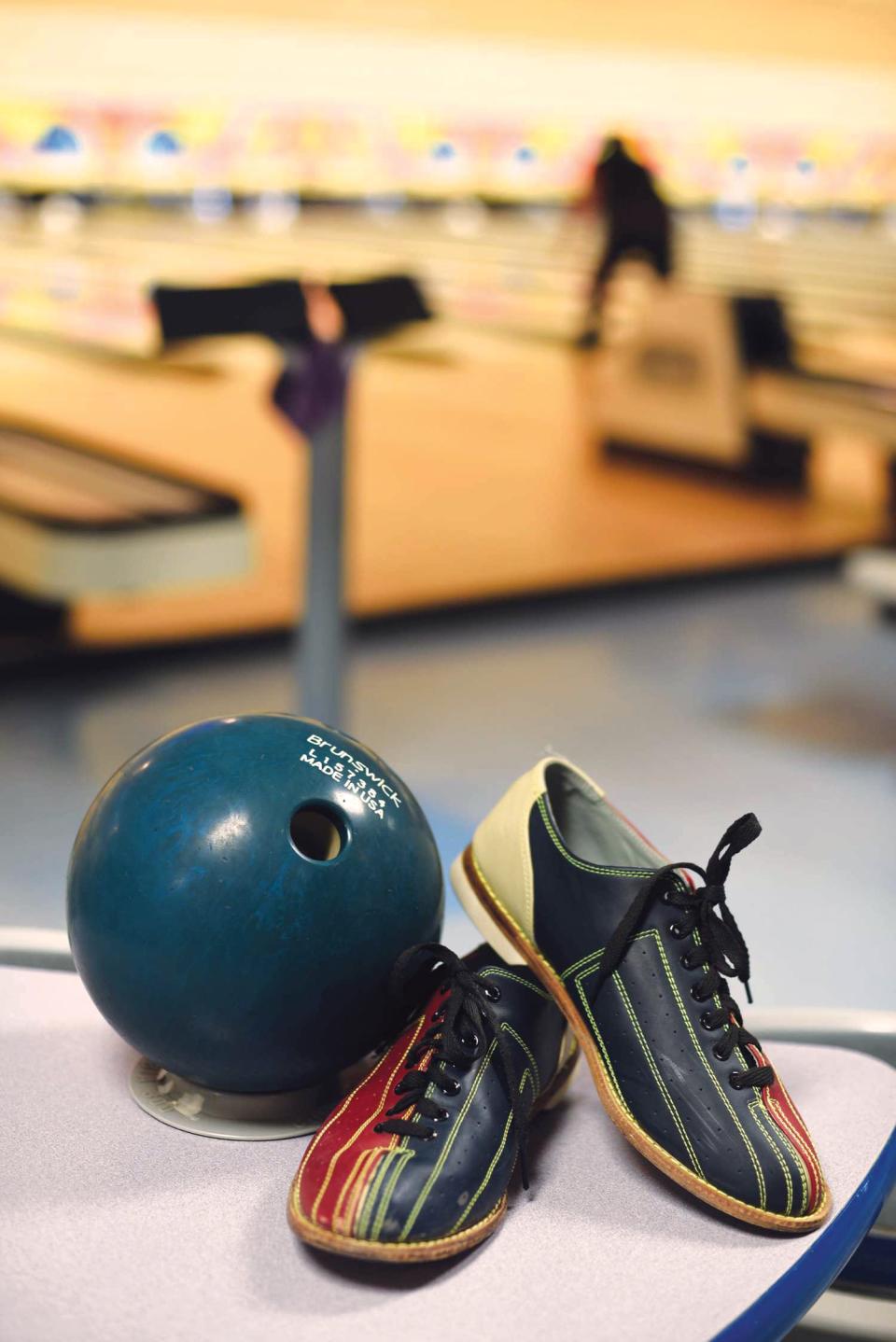 Best Bowling, Montvale Lanes - (photo by Chris Marksbury)