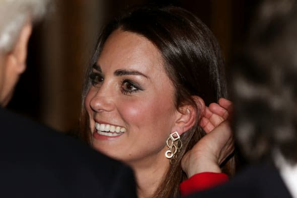 Kate Middleton does a bit of pre-holiday shopping for George's trip to Oz