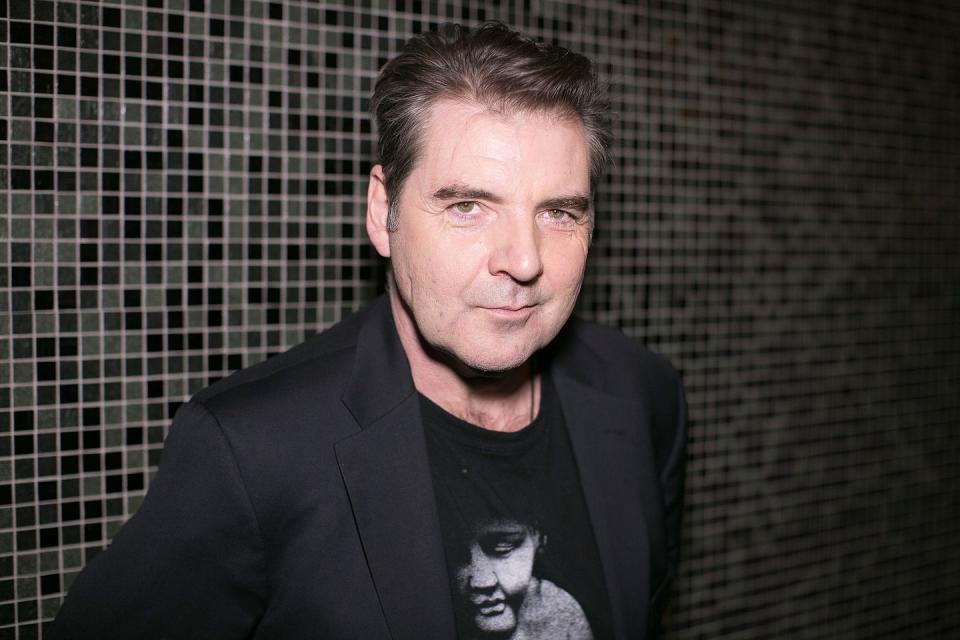 Brendan Coyle (John Bates)