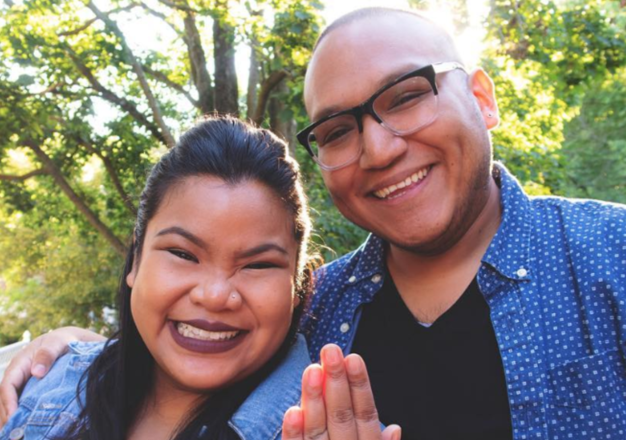 Blogging couple Jen Phanomrat and Leo Samanamud have been trolled for their enagement ring. [Photo: Instagram]