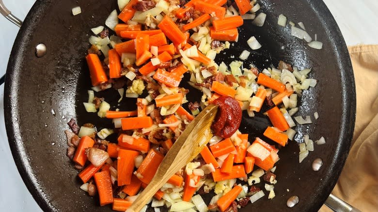 vegetables and tomato paste 