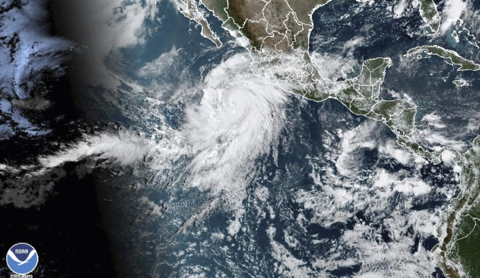 太平洋颶風希拉里（Hilary）來勢洶洶，在短短24小時內從熱帶風暴增強為4級颶風，正朝著美國、墨西哥西岸逼近，更可能成為過去84年來首個從美國加州登陸的颶風。   圖：達志影像/美聯社