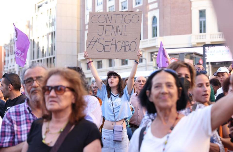 Manifestación en España en contra de rubiales 