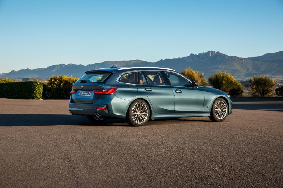 Photos of the 2020 BMW 3-Series Wagon