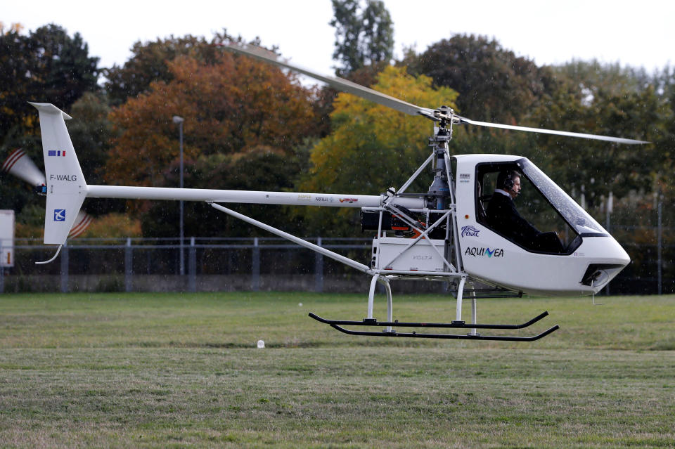 The Volta, an all electric helicopter takes off at the Paris Heliport in Issy-les-Moulineaux, France, October 19, 2016. REUTERS/Regis Duvignau