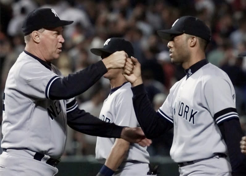 Legendary Yankees pitching Mel Stottlemyre was honored by his star pupil, new Hall of Famer Mariano Rivera. (AP)