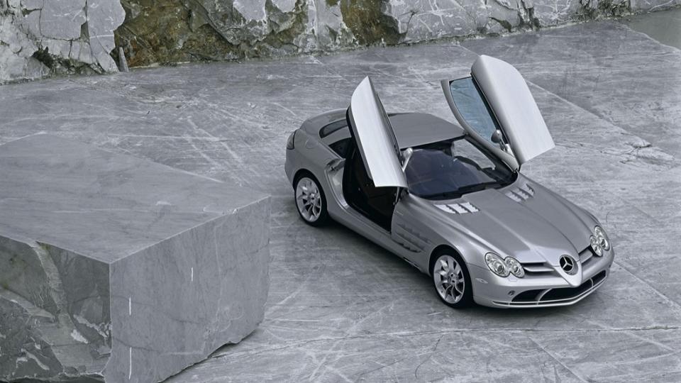 M-Benz SLR McLaren誕生的背景，是基於當年M-Benz與McLaren在F1賽場上的合作關係。(圖片來源/ M-Benz)