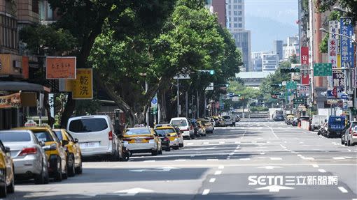 往年萬安演習都會疏散戶外人車，但今年因疫情不管制。（圖／資料照）