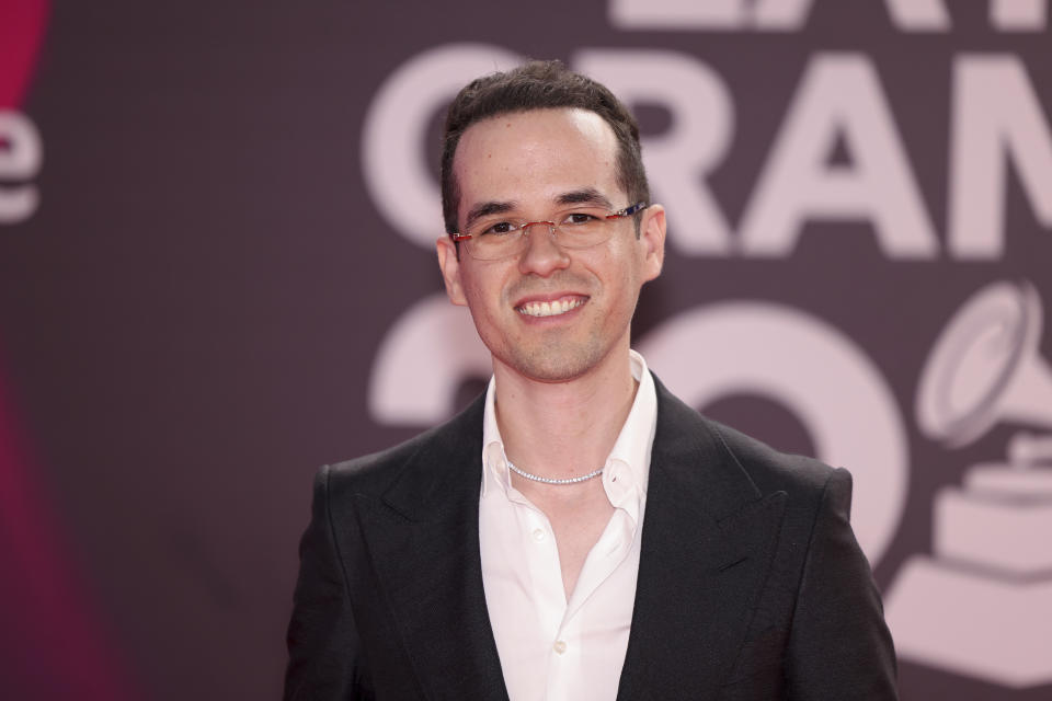 Edgar Barrera llega a la 24a entrega anual del Latin Grammy en Sevilla, España el 16 de noviembre de 2023. (Foto Vianney Le Caer/Invision/AP)