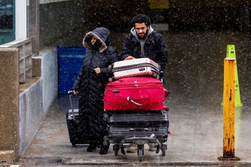 Cold weather front hits Toronto