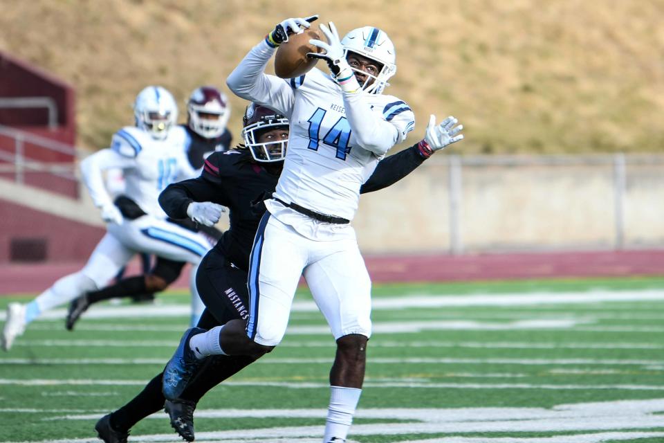 Keiser's Jaylen Arnold catches a pass during the Seahawks' national quarterfinal game against Morningside University on Nov. 26 in Sioux City, Iowa.