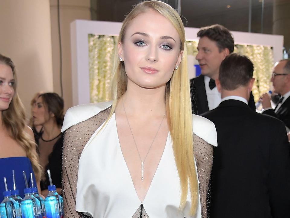 sophie turner golden globes