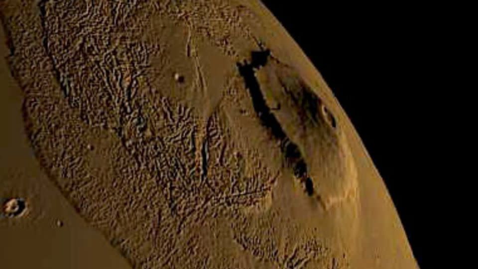 Το Olympus Mons είναι το μεγαλύτερο γνωστό ηφαίστειο στο ηλιακό σύστημα με ύψος 25 χιλιόμετρα (16 μίλια) - NASA SVS