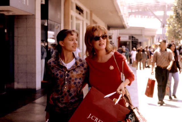 ©20thCentFox/Courtesy Everett Collection. Natalie Portman, Susan Sarandon, 1999