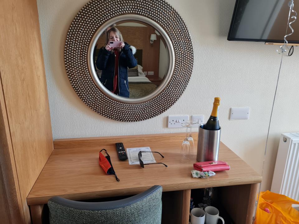 star hotel dressing table