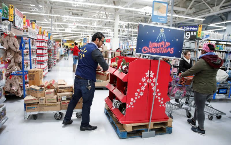 Walmart comienza la temporada de compras vacacionales con buen pie.