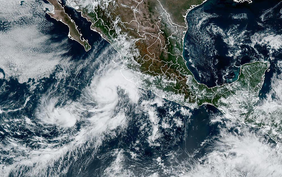 Imagen satelital de Orlene.  (NOAA via AP)