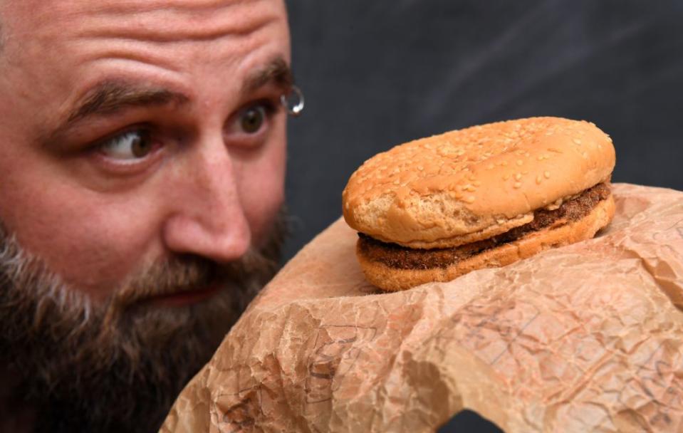 A seemingly immortal quarter pounder has never shown signs of decay despite being bought in 1995, possibly making it the world’s oldest burger. AFP via Getty Images