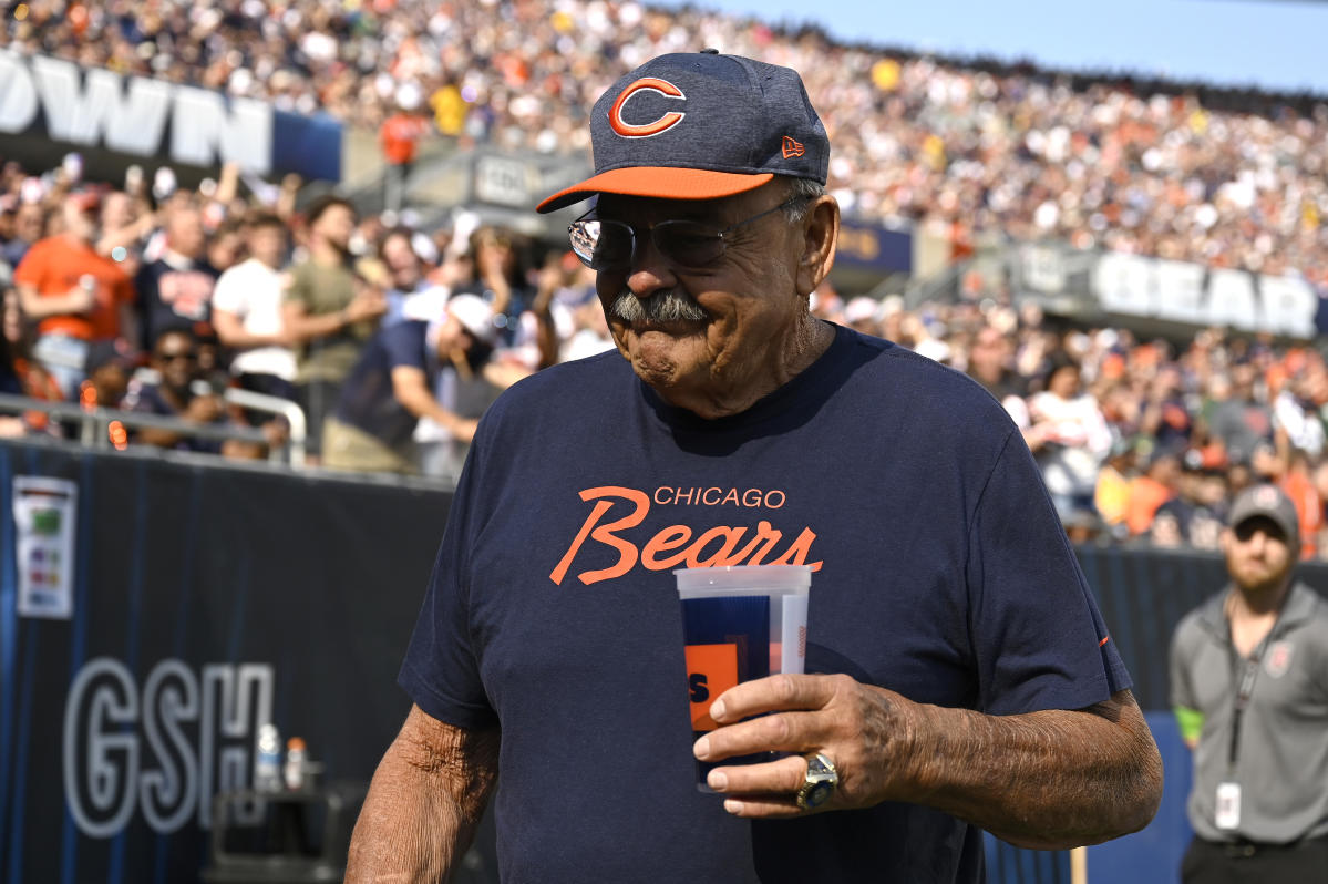 Chicago Bears To Honor Late Hall of Famer Dick Butkus With Jersey Patch –  SportsLogos.Net News