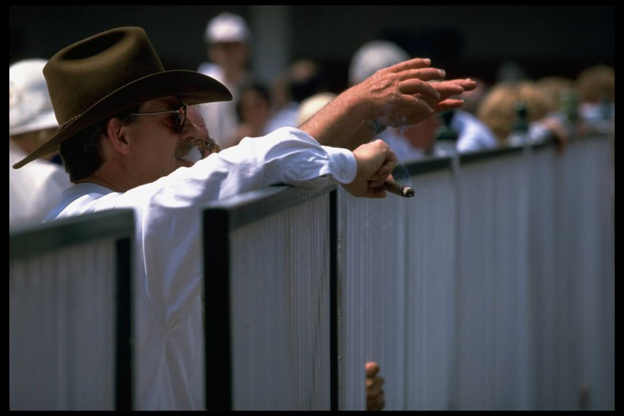 horse racing kentucky derby fan smoking