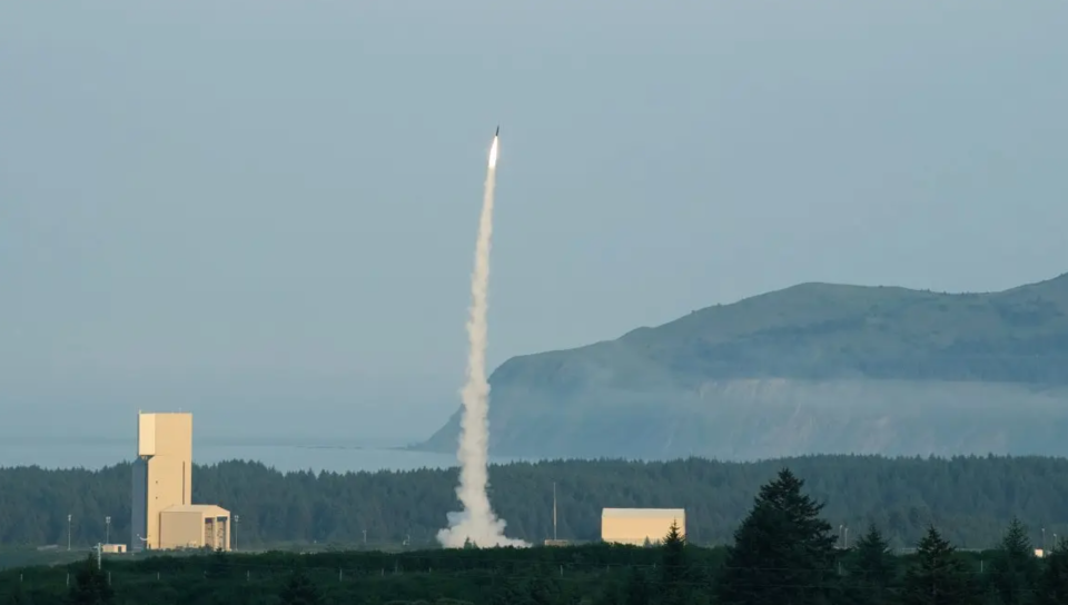 An Arrow 3 interceptor blasts off from the Pacific Spaceport Complex-Alaska (PSCA) in Kodiak, Alaska during a series of tests in July 2019. <em>MDA/IMDO</em>