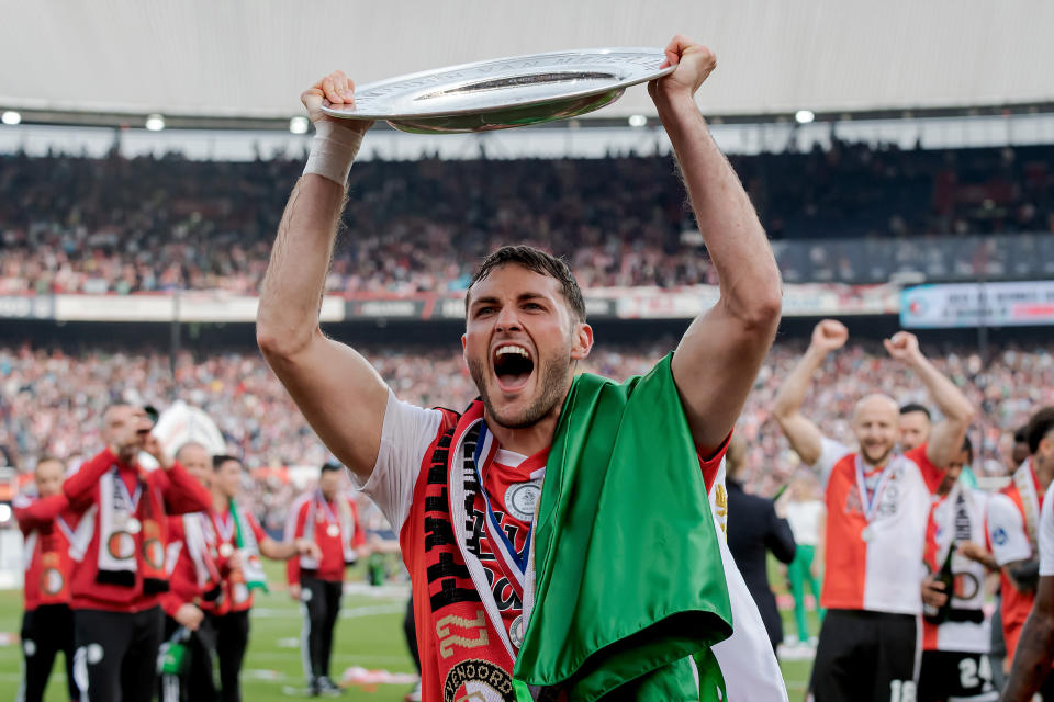 Santiago Giménez consiguió coronarse como campeón de la Eredivisie (Foto de: Dennis Bresser/Soccrates/Getty Images)