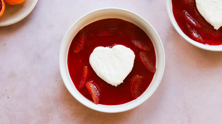 Plate with coeur ala creme