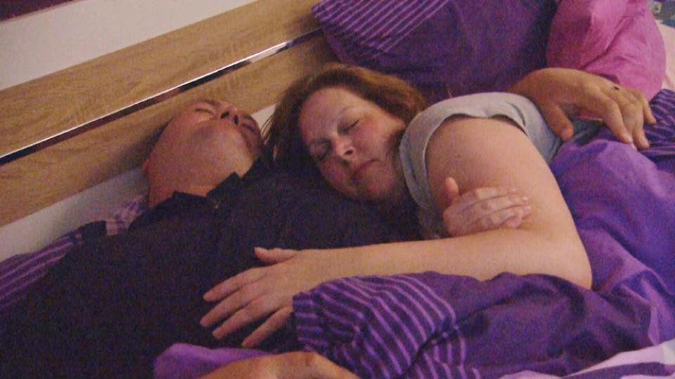 Läuft: Torsten alias "Hulk" und Sandra teilen sich schon ein Bett