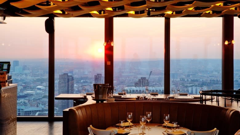 restaurant overlooking London's sunrise