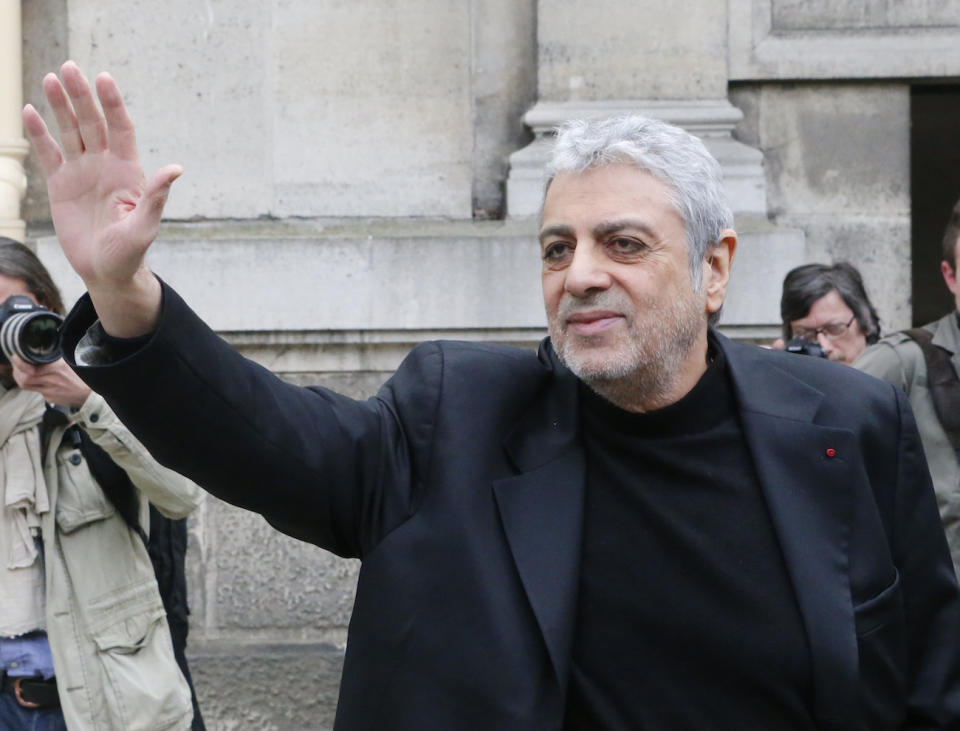 <p>Auch er will auswandern, wenn Marine Le Pen gewinnt. Der Chansonnier Enrico Macias hat auch bereits angekündigt, wohin die Reise gehen soll, wenn die Rechtspopulistin ins Élysée einzieht: in die Schweiz, nach Korsika oder Israel. (Bild: AP Photo)</p>