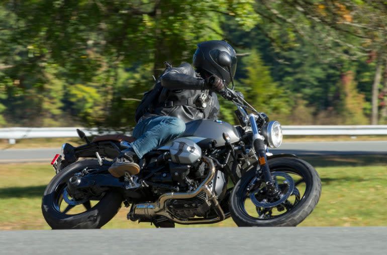 bmw-rninet-scrambler-underside