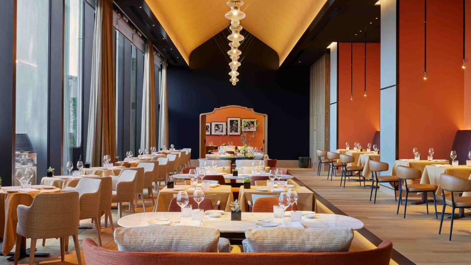 延請米其林三星主廚監製的餐廳，提供美味的義大利料理（圖片來源：東京寶格麗酒店）