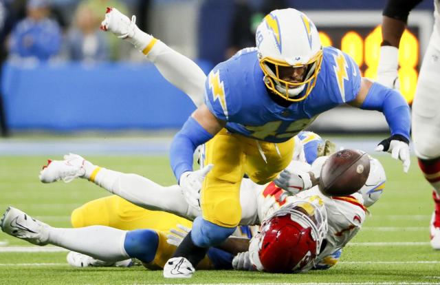 Photos  Chiefs squeak past Chargers in 30-27 victory - Los