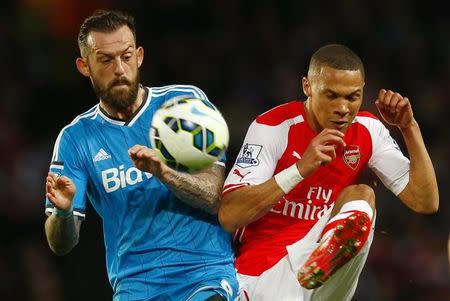 Arsenal v Sunderland - Barclays Premier League - Emirates Stadium - 20/5/15. Sunderland's Steven Fletcher in action with Arsenal's Kieran Gibbs. Reuters / Eddie Keogh Livepic