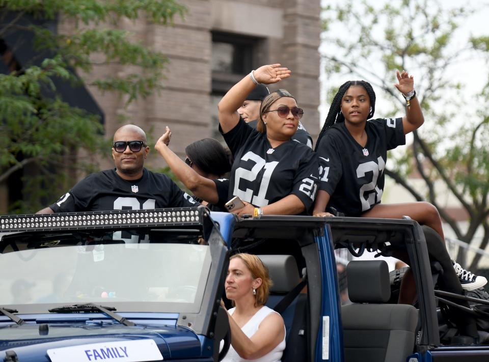 The family of Cliff Branch waves to fans in The Pro Football Hall of Fame Enshrinement Festival  Canton Repository Grand Parade.  Saturday,  August 6, 2022.