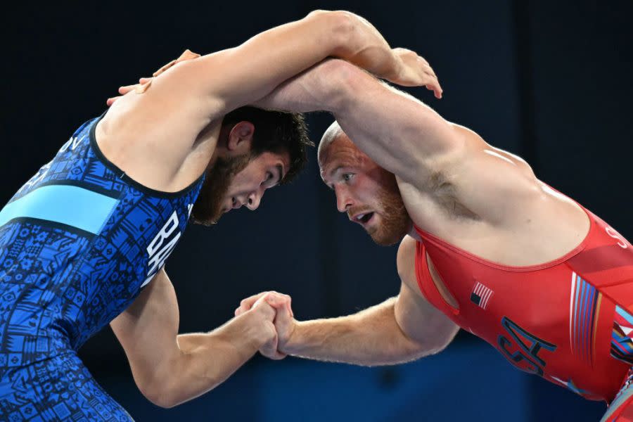 Former Buckeye Kyle Snyder falls in Olympic semifinal, will wrestle for