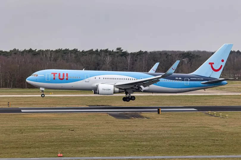 TUI airplane