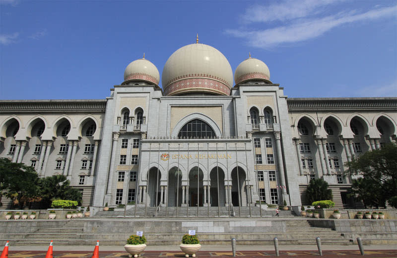 The clear blue sky is visible over the Palace of Justice in Putrajaya on October 8, 2015. — Picture by Yusof Mat Isa