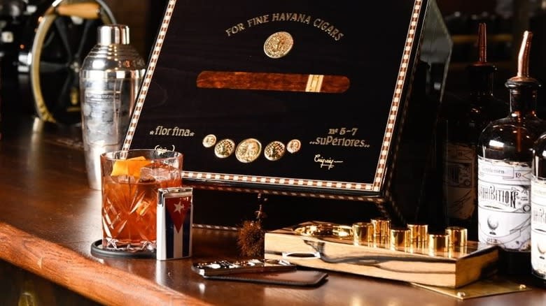  Gentlemen 1919 cigars and cocktail