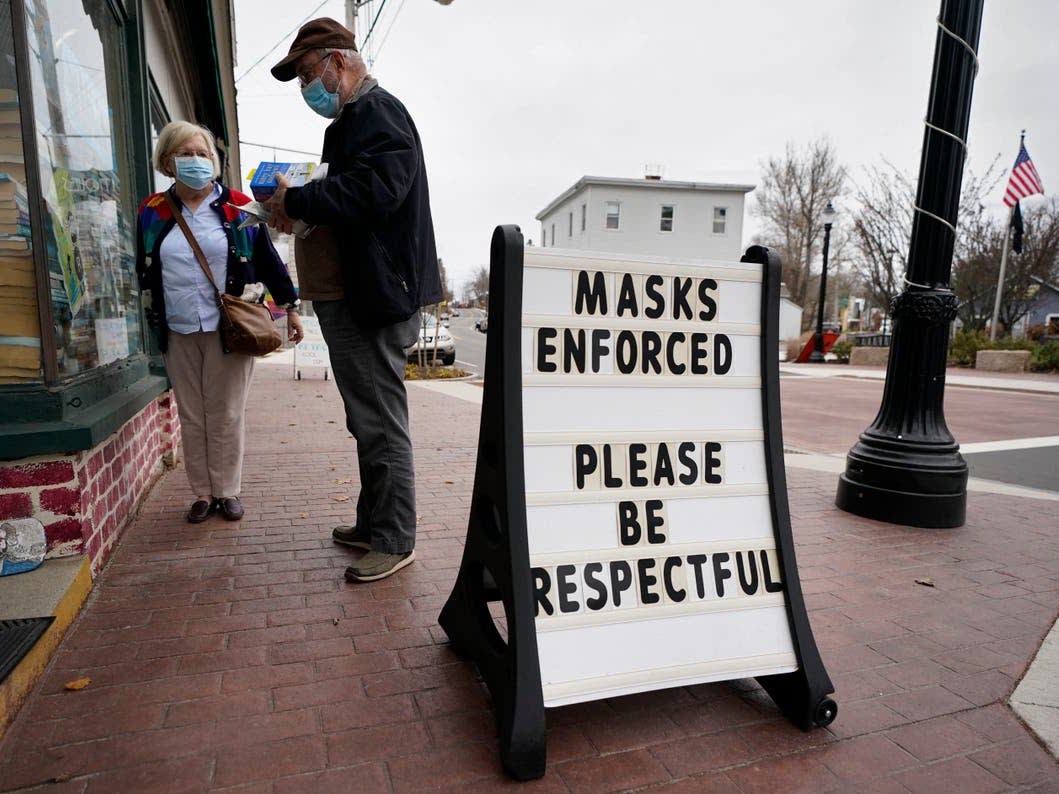 Masks enforced in smalltown America (AP)