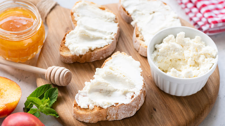 ricotta toast with honey