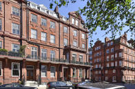 <p>The five-bed family apartment set the unnamed sheikh back about £17 million. (All pictures: Rokstone/SWNS.com) </p>