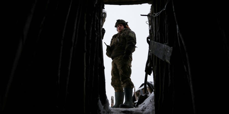 Ukrainian soldier at a position оn the Bakhmut direction