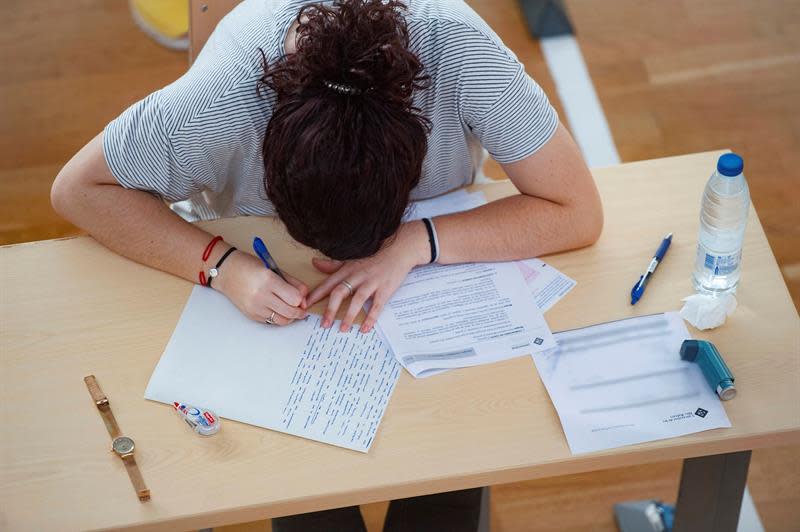 Un juez le retira la pensión a una joven de 24 años en Albacete por el “nulo aprovechamiento” que estaba haciendo después de tres cursos sin aprobar y dada su edad. (Foto: EFE/Archivo)