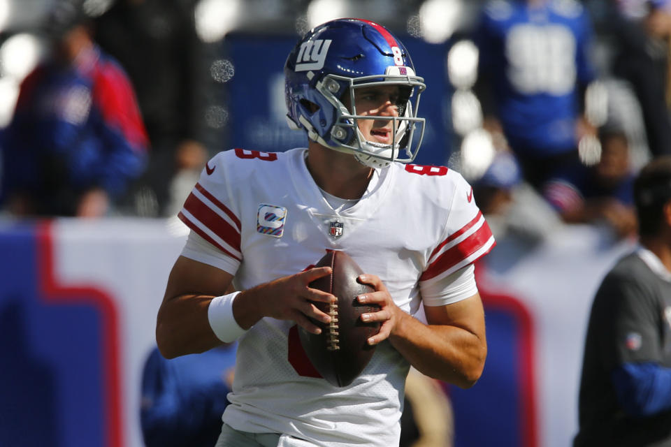 New York Giants quarterback Daniel Jones warms-up before an NFL football game against the Los Angeles Rams, Sunday, Oct. 17, 2021, in East Rutherford, N.J. (AP Photo/John Munson)